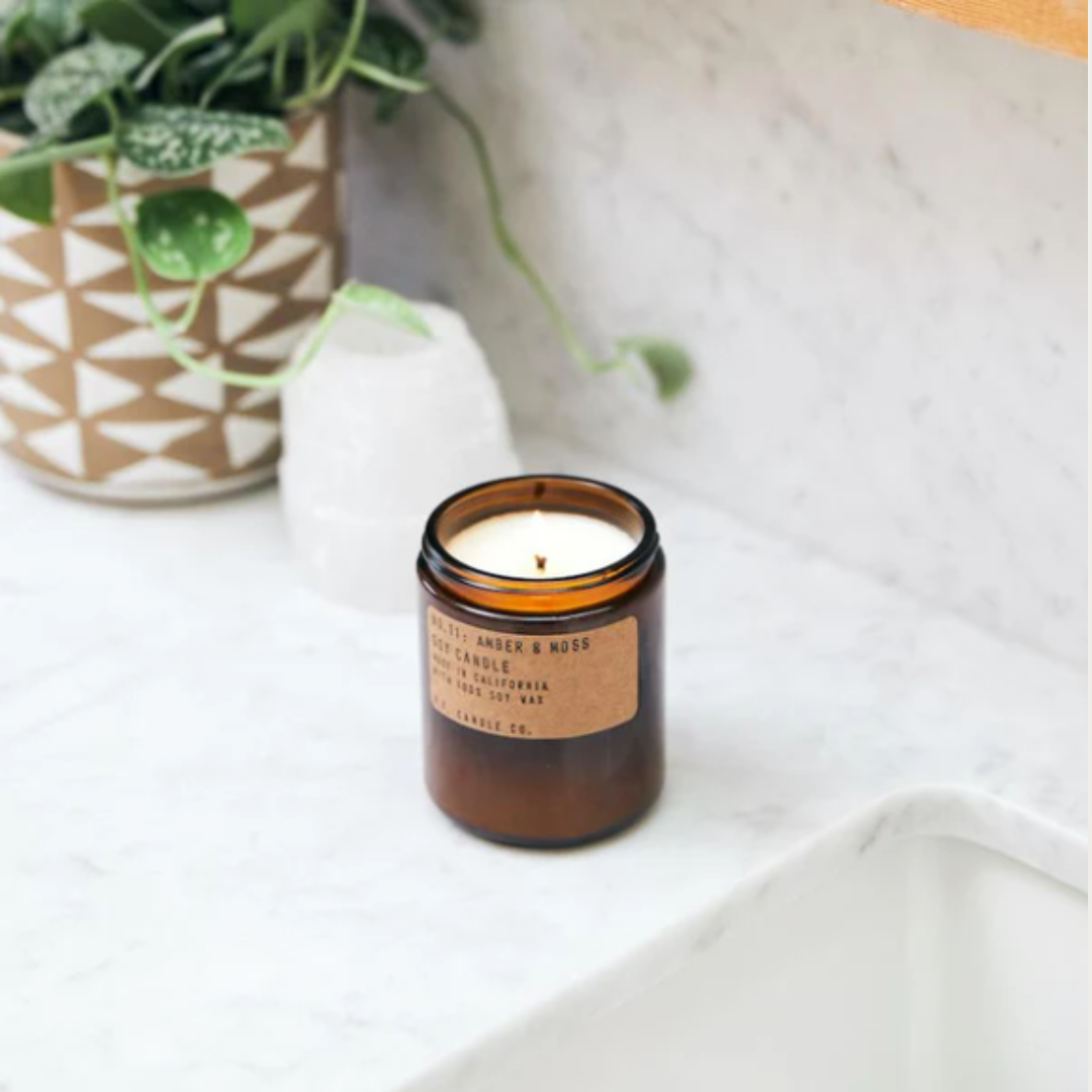 Candela P.F. Candle Co. - Amber & Moss