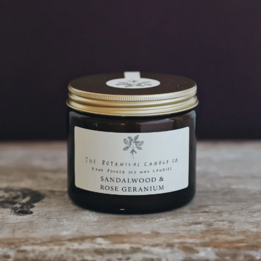 Candela The Botanical Candle Co. - SANDALWOOD & ROSE GERANIUM